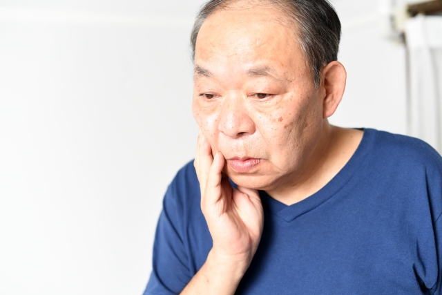 安すぎるノンクラスプデンチャーに潜む「3つのリスク」