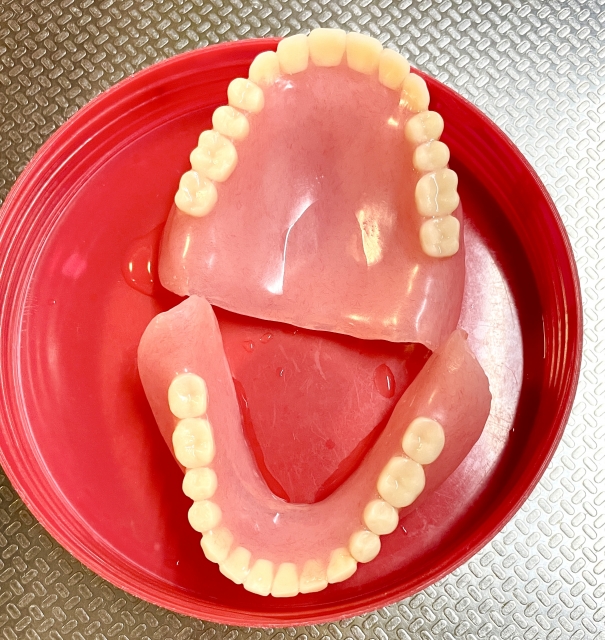 歯周病を治さずに「とりあえず」の入れ歯を作ること